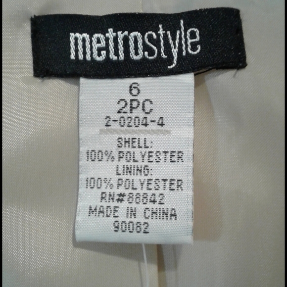 NWOT Metrostyle 2-piece Beige w/Ivory Trim Skirt Set - Size 6 - Picture 7 of 10